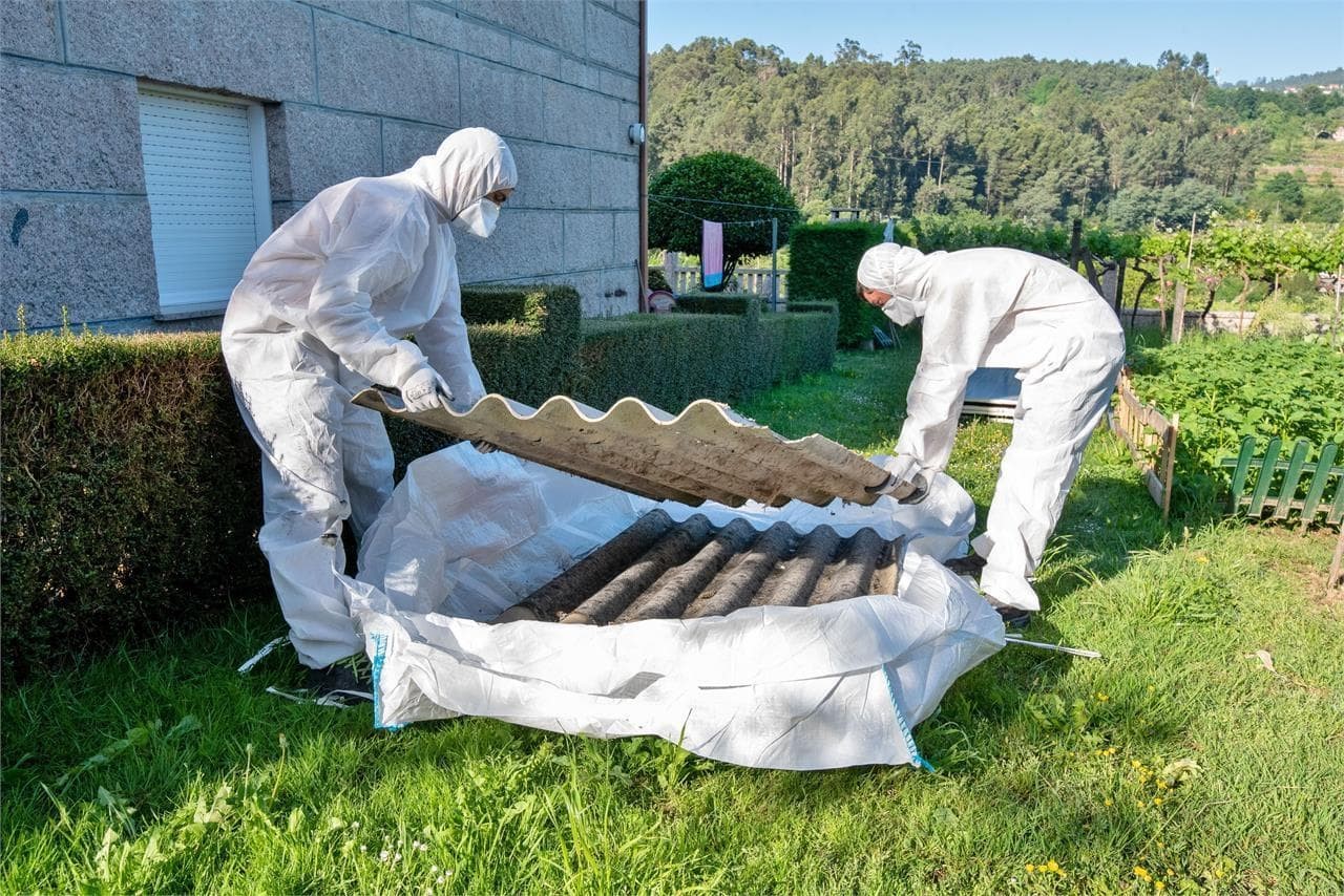 Canal Redondela, empresa homologada para la retirada de amianto - Imagen 1