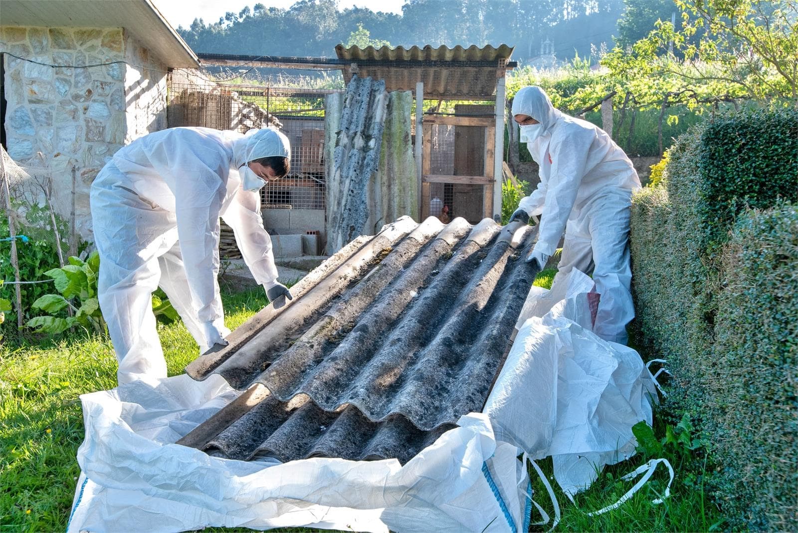 Consiga el mejor precio para la retirada de amianto en Pontevedra - Imagen 1