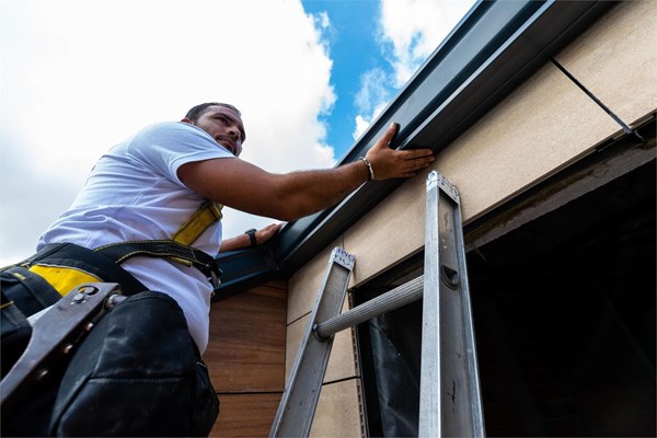 ¿Es obligatorio instalar líneas de vida en los tejados?