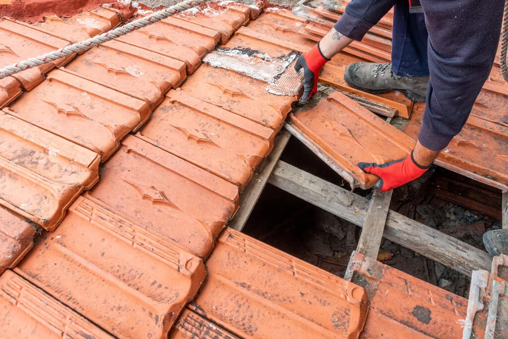 Reparación de canalones interiores en Pontevedra
