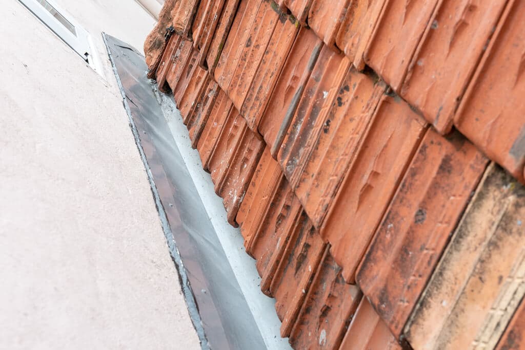 Reparación de canalones interiores en Pontevedra
