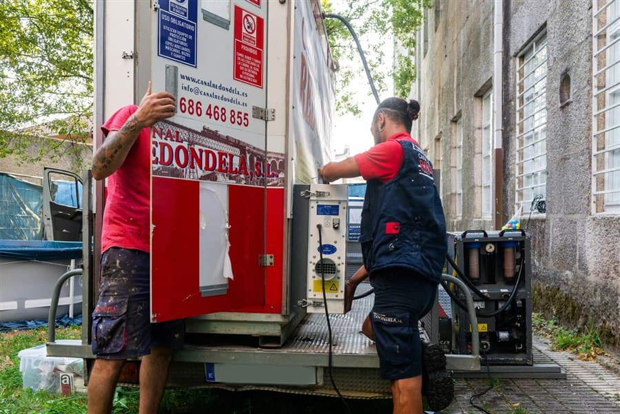 Soluciones para fachadas, cubiertas y falsos techos en Redondela