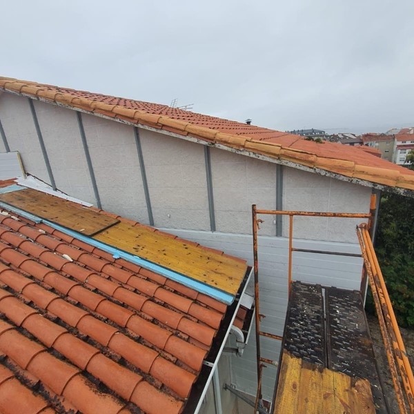 Revestimiento de fachadas con panel sándwich